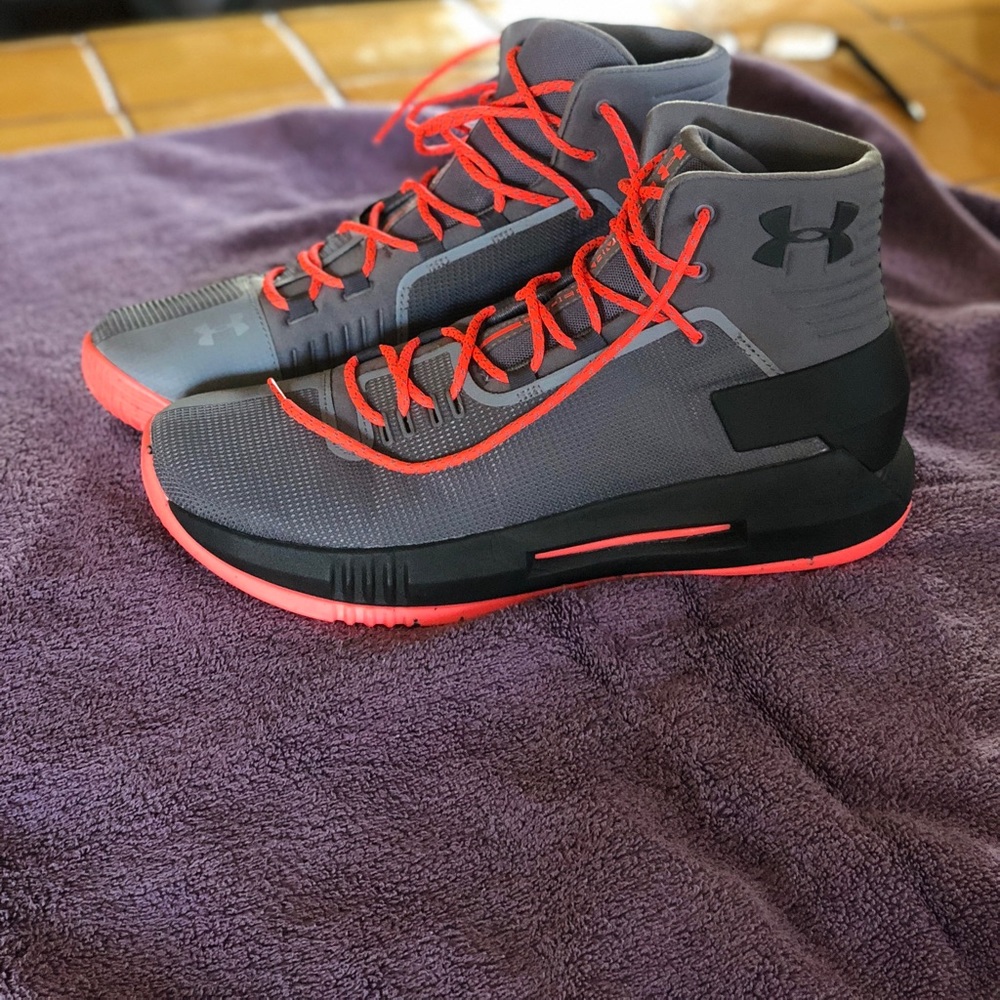 Men’s Under Armour Basketball Shoes
